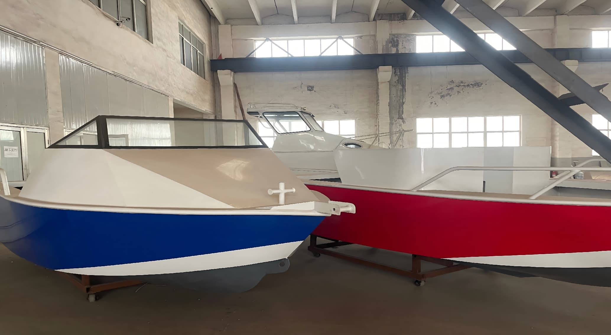 4.9-meter motor yacht